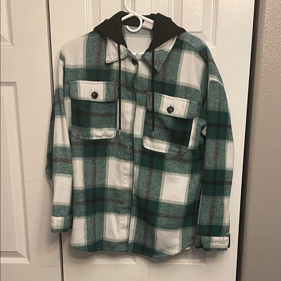 No Boundaries Jackets & Blazers - No Boundaries Green and Black Hooded Flannel